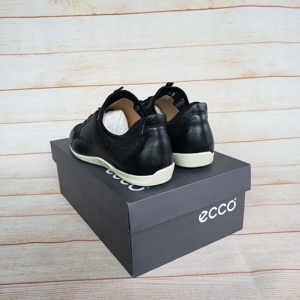 ECCO Women's Bluma Casual Walking Comfortable Sneakers Black White Size 10-10.5